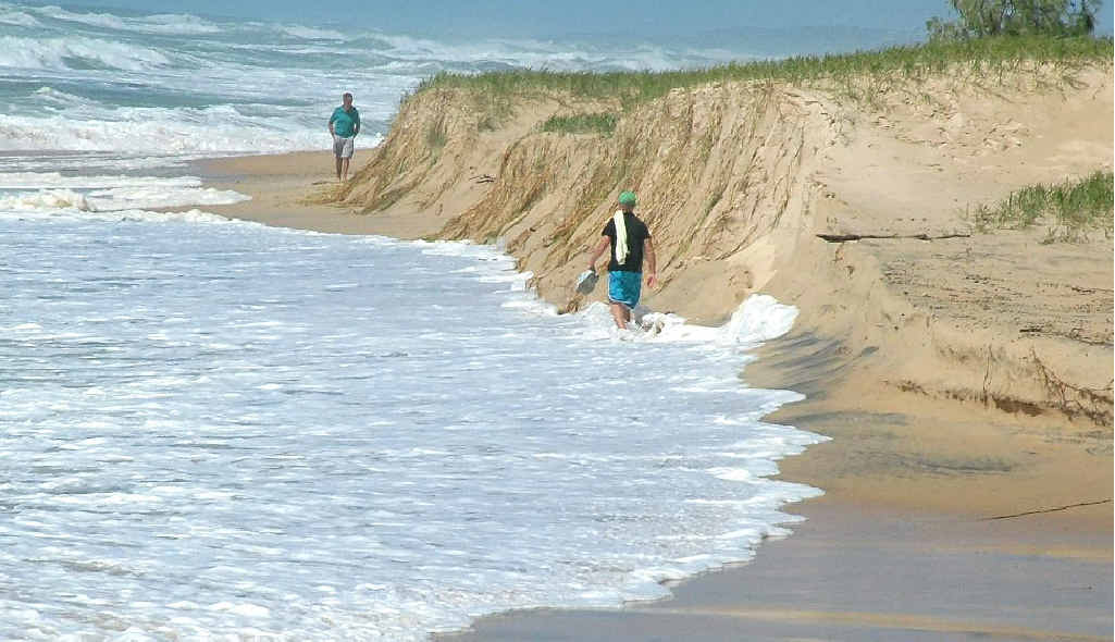 The heavy seas at Sunshine Beach have created dangerous sand cliffs. The heavy seas at Sunshine Beach have created dangerous sand cliffs.