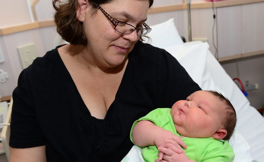 Patricia Stock with newborn son Oliver Jeffrey Stock, who was born 6760g. Photo Sharyn O'Neill / The Morning Bulletin Patricia Stock with newborn son Oliver Jeffrey Stock, who was born 6760g. Photo Sharyn O'Neill / The Morning Bulletin