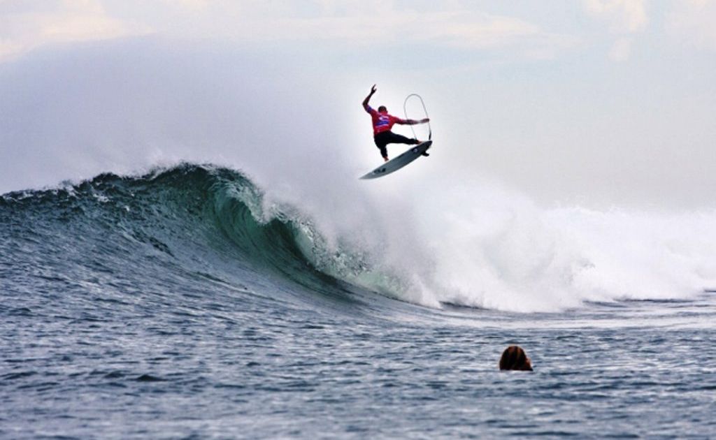 Kelly Slater scored a perfect 10 in the final for his 360% full rotator aerial at Bells bowl. Kelly Slater scored a perfect 10 in the final for his 360% full rotator aerial at Bells bowl.