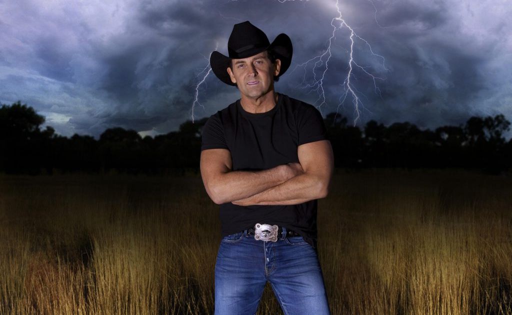 Country music superstar Lee Kernaghan will perform at Twin Town Services Club next month. Country music superstar Lee Kernaghan will perform at Twin Town Services Club next month.