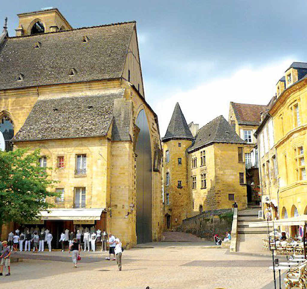 Sarlat town centre. Sarlat town centre.
