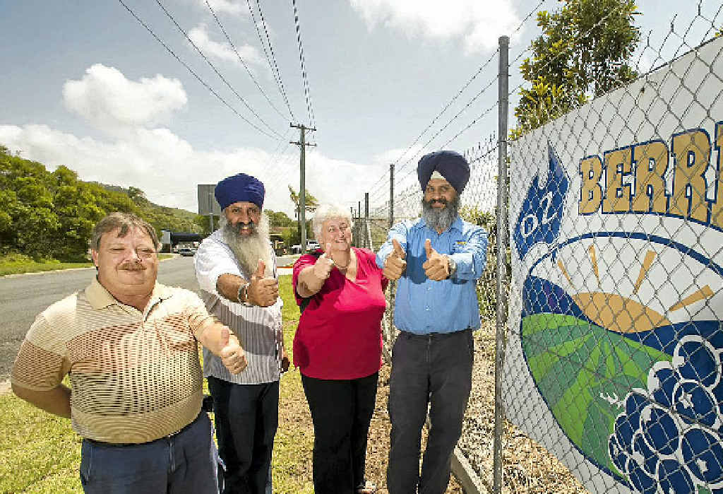 BERRY HOT: John Stewart, John Arkan, Pamela Fayle and Kamaldeep Singh Clair promoting Curryfest sponsor, OzBerries. Photos: Trevor Veale BERRY HOT: John Stewart, John Arkan, Pamela Fayle and Kamaldeep Singh Clair promoting Curryfest sponsor, OzBerries. Photos: Trevor Veale