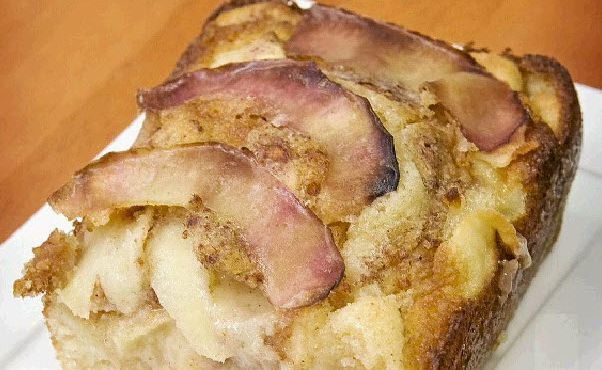 Try using the skins of the apple on top to add texture and colour. Try using the skins of the apple on top to add texture and colour.
