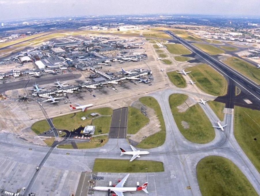 Heathrow is currently capped at 480,000 movements a year and operates at 98 per cent of this limit. Heathrow is currently capped at 480,000 movements a year and operates at 98 per cent of this limit.
