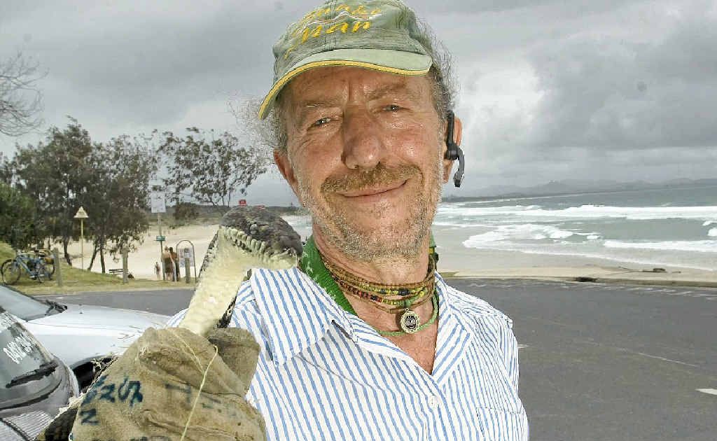 GOTCHA: George Ellis, snake handler, warning Byron Bay residence and holiday makers of the ever present danger of snakes near the Byron Bay pool. GOTCHA: George Ellis, snake handler, warning Byron Bay residence and holiday makers of the ever present danger of snakes near the Byron Bay pool.