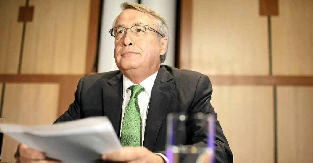PRESSING AHEAD: Federal Treasurer Wayne Swan at the National Press Club in Canberra yesterday. PRESSING AHEAD: Federal Treasurer Wayne Swan at the National Press Club in Canberra yesterday.