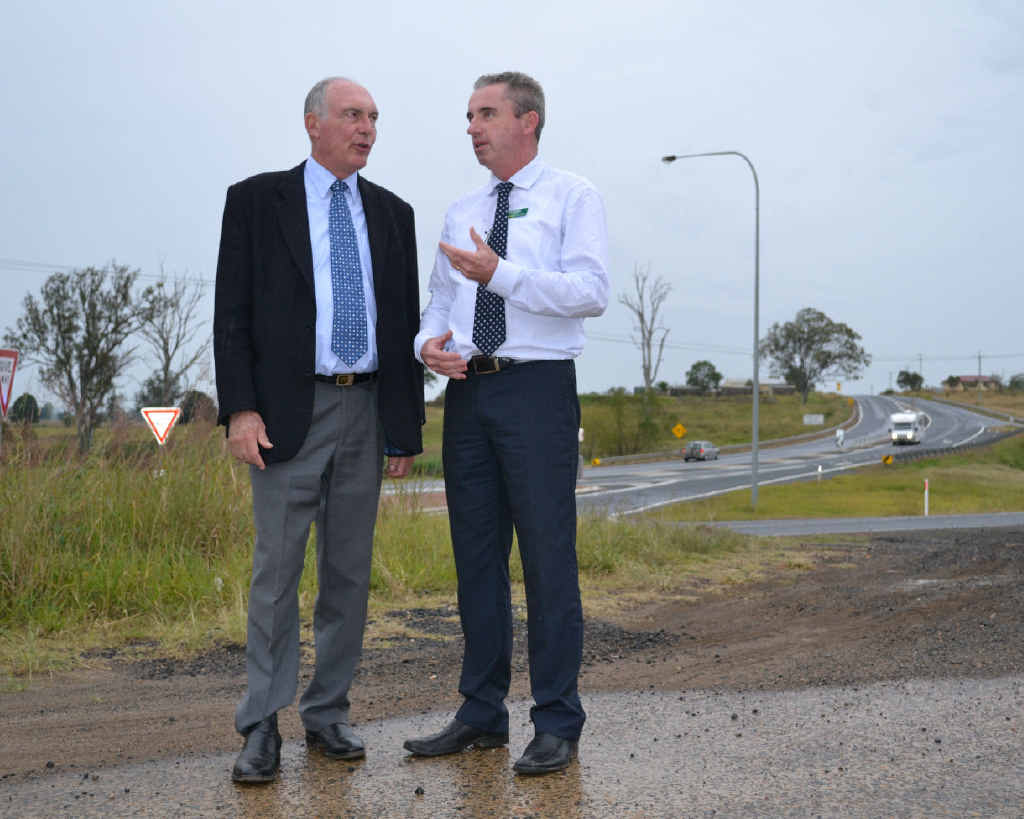 CAMPAIGN TRAIL: National Party Leader Warren Truss with Page Nationals candidate Kevin Hogan in Grafton yesterday. CAMPAIGN TRAIL: National Party Leader Warren Truss with Page Nationals candidate Kevin Hogan in Grafton yesterday.