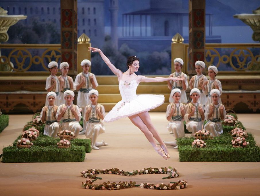 Bolshoi Ballet dancer Maria Alexandrova performs in Le Corsaire. Bolshoi Ballet dancer Maria Alexandrova performs in Le Corsaire.