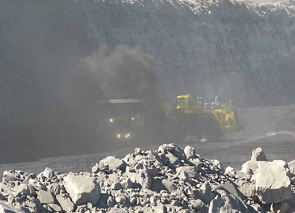 Black Lung is caused by a build up of coal dust in the lungs. Black Lung is caused by a build up of coal dust in the lungs.