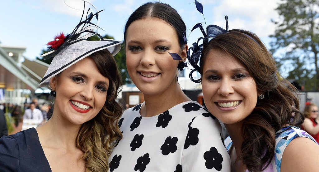 Elegant fashion is always a winner on race day. Elegant fashion is always a winner on race day.