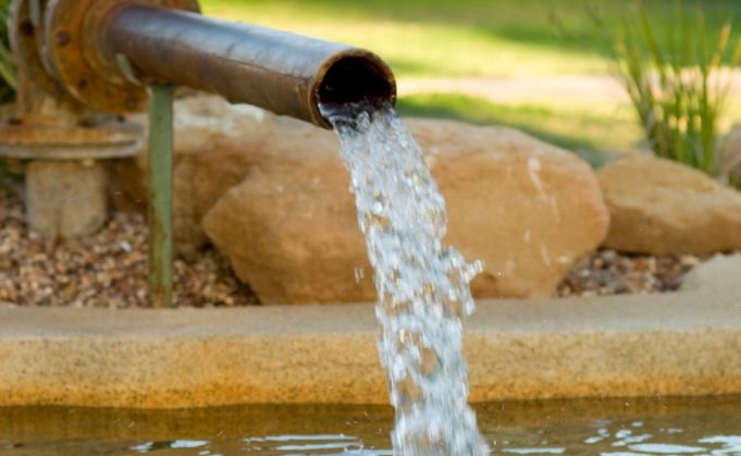 Four people have been hospitalised from gas-inhalation at Mitchell's Great Artesian Spa. Four people have been hospitalised from gas-inhalation at Mitchell's Great Artesian Spa.