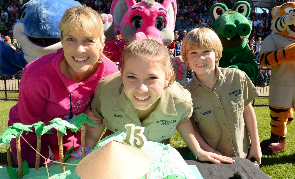 Terri, Bindi and Robert Irwin celebrate Bindi's 15th birthday. Terri, Bindi and Robert Irwin celebrate Bindi's 15th birthday.