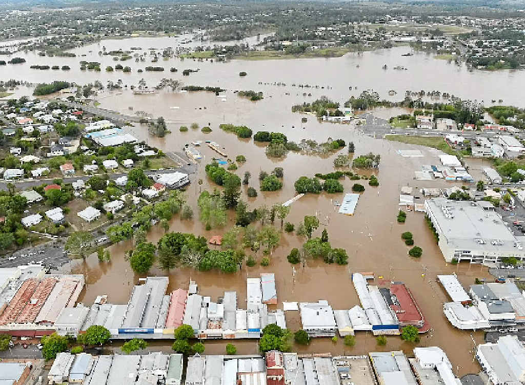 With the flood at its peak, Mary St is in the foreground looking west over Memorial and Albert Parks to the Mary River. 2013 aerial flood pictures of Gympie. With the flood at its peak, Mary St is in the foreground looking west over Memorial and Albert Parks to the Mary River. 2013 aerial flood pictures of Gympie.