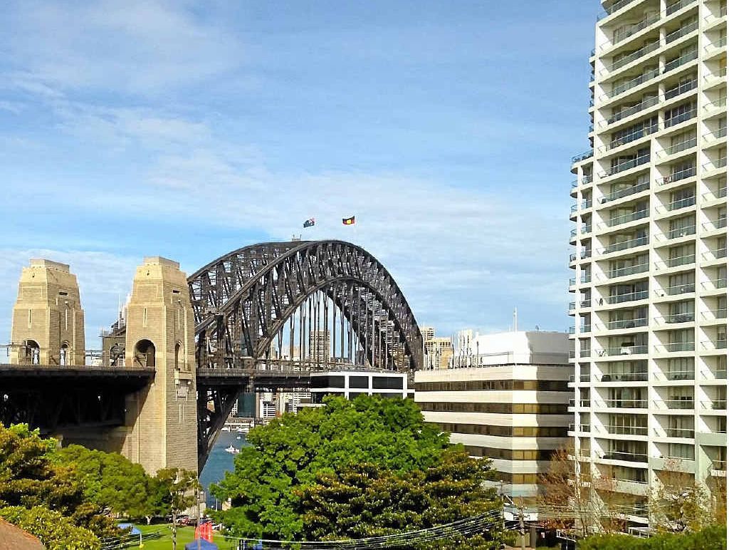 The Sydney Harbour Bridge viewed from Milsons Point railway station. The Sydney Harbour Bridge viewed from Milsons Point railway station.
