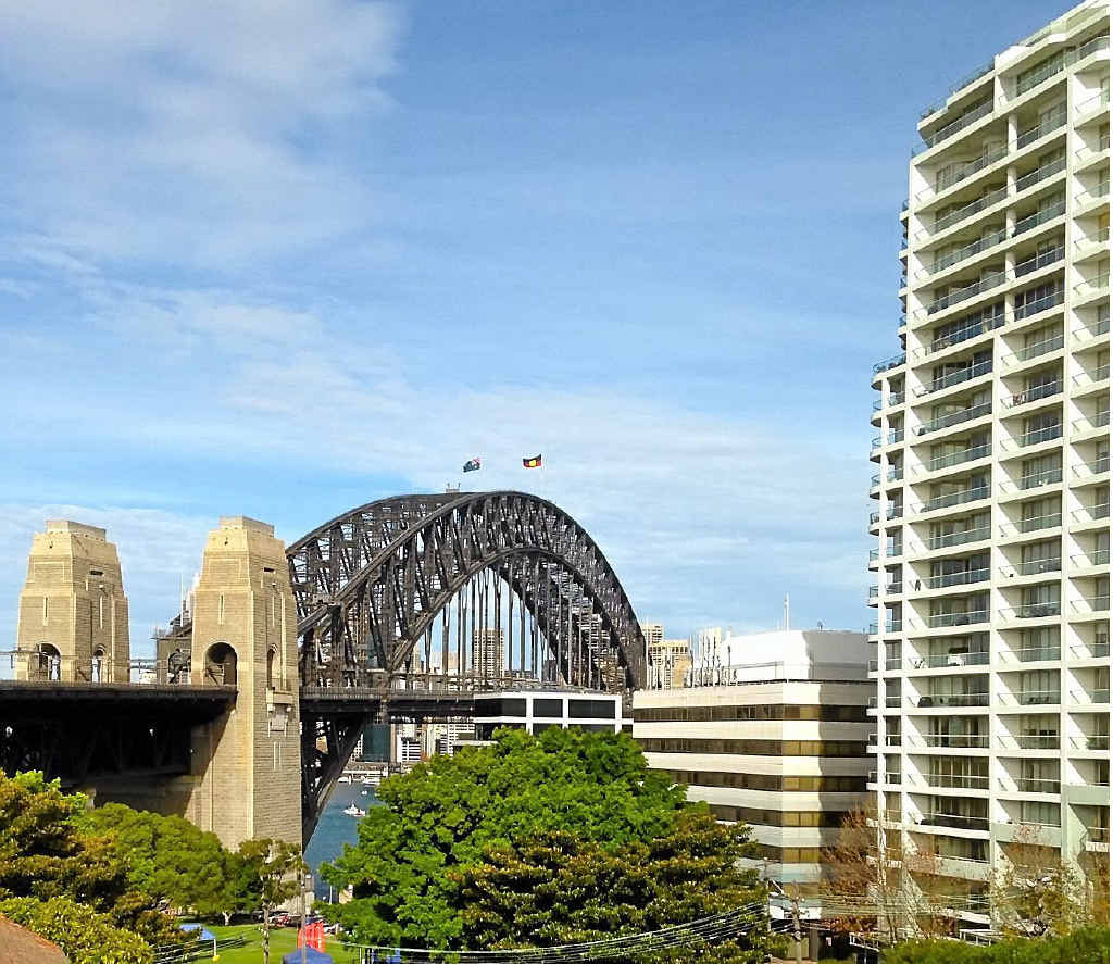 The Sydney Harbour Bridge viewed from Milsons Point railway station. The Sydney Harbour Bridge viewed from Milsons Point railway station.