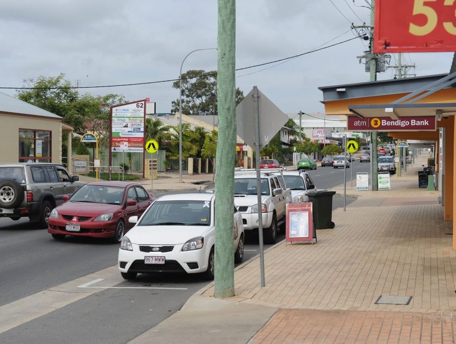 Main St in Pialba in 2013 looking south outside the Bendigo Bank. Main St in Pialba in 2013 looking south outside the Bendigo Bank.