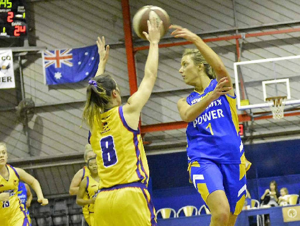 Phoenix’s Rachel Pryor flips one to a support player in a game against Pirates at Kev Broome Stadium. Phoenix’s Rachel Pryor flips one to a support player in a game against Pirates at Kev Broome Stadium.