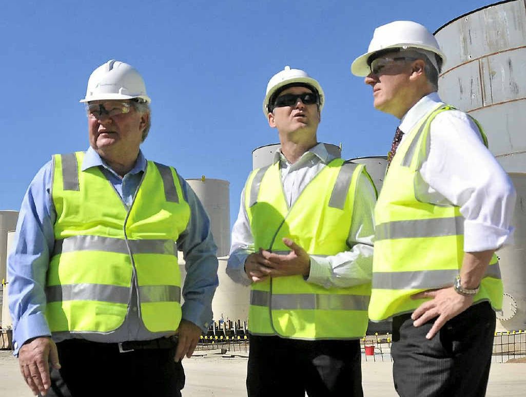 Flynn MP Ken O’Dowd, Southern Oil Refining managing director Tim Rose and Riverina MP Michael McCormack. Flynn MP Ken O’Dowd, Southern Oil Refining managing director Tim Rose and Riverina MP Michael McCormack.