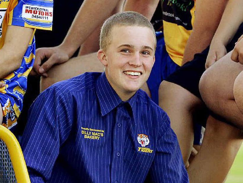 Toby Wedrat from Norths Junior Rugby League Club surrounded by his team-mates. The club is hosting a concert on Saturday for Toby’s chemotherapy needs. Toby Wedrat from Norths Junior Rugby League Club surrounded by his team-mates. The club is hosting a concert on Saturday for Toby’s chemotherapy needs.