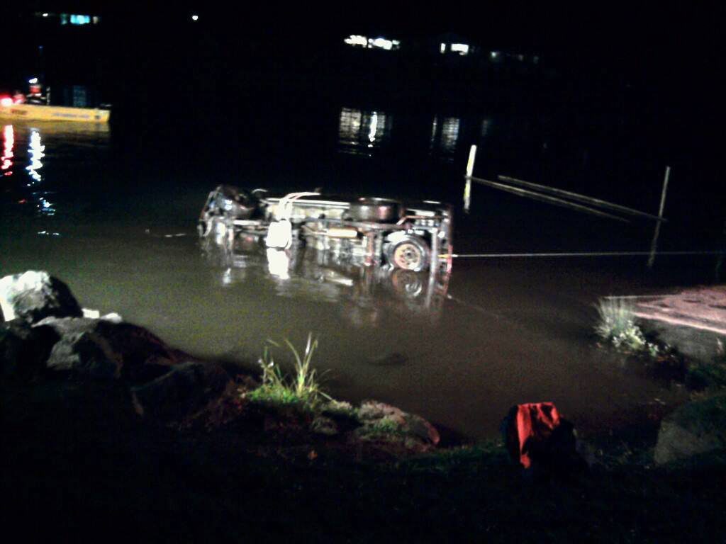 This 4WD went into the Tweed River on Saturday night. This 4WD went into the Tweed River on Saturday night.