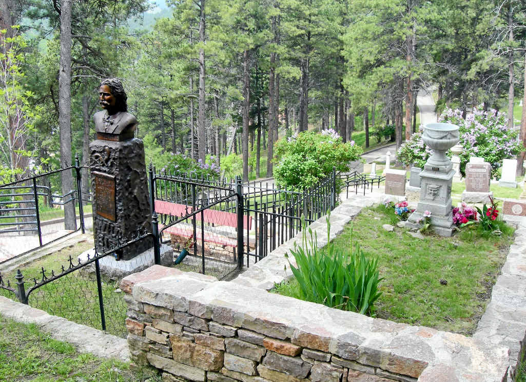 Graves of ‘Wild Bill’ Hickok (left) and Calamity Jane. Graves of ‘Wild Bill’ Hickok (left) and Calamity Jane.