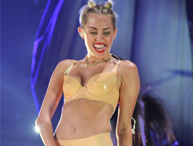 Miley Cyrus performs at the MTV awards. Miley Cyrus performs at the MTV awards.