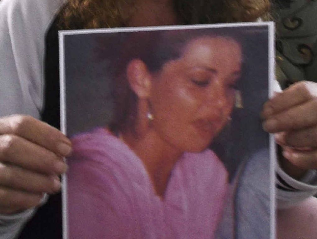Donna Geoghagan with a photo of her daughter Jasmine Morris. Donna Geoghagan with a photo of her daughter Jasmine Morris.