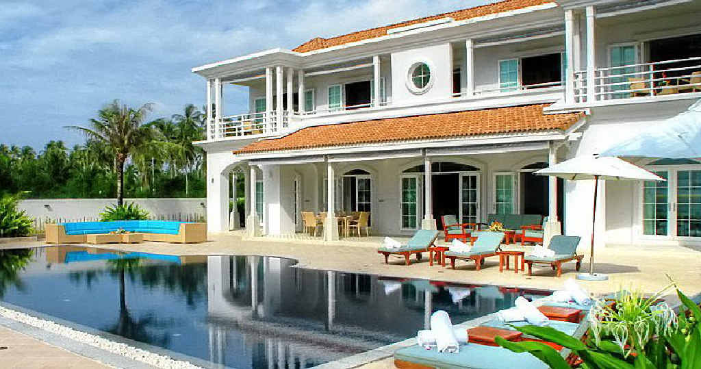 BOUTIQUE: A villa by the pool – perfect for relaxing with a drink and a good book. BOUTIQUE: A villa by the pool – perfect for relaxing with a drink and a good book.