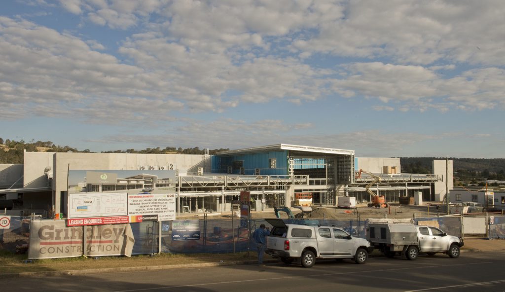 Drayton's new Woolworths, BWS centre ready for new year Chronicle