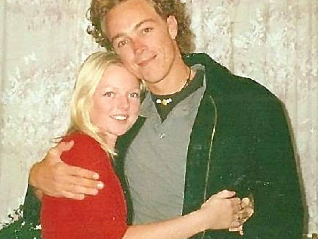 SUICIDE TRAGEDY: Jessica Davies with her brother Adam in 2000. SUICIDE TRAGEDY: Jessica Davies with her brother Adam in 2000.