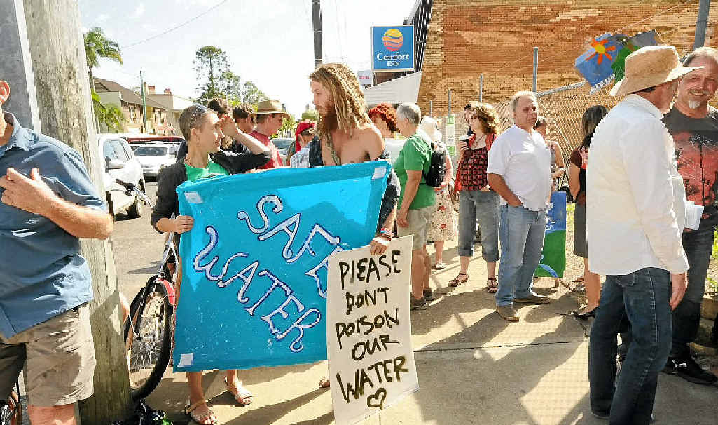 NEW TACK: Safe Water Northern Rivers gathered at Rous Water in Lismore on Monday to oppose fluoridation of the city’s water. NEW TACK: Safe Water Northern Rivers gathered at Rous Water in Lismore on Monday to oppose fluoridation of the city’s water.