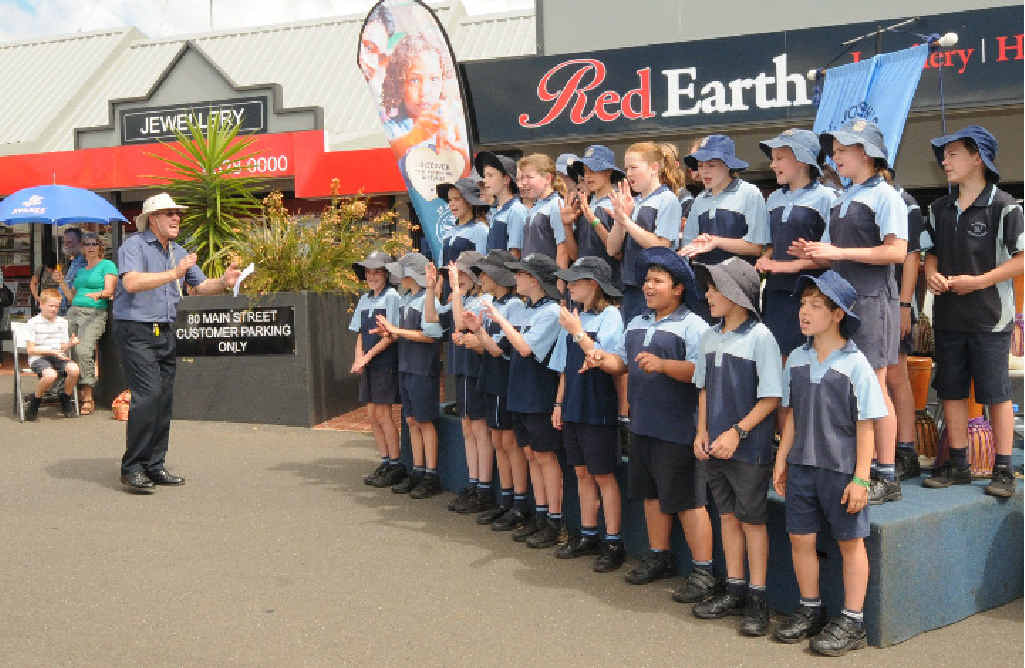 St Joeph’s cathloc primery school of Alstonville perform at the markets for the start of the Alstonville show week. Photo Doug Eaton / The Northern Star St Joeph’s cathloc primery school of Alstonville perform at the markets for the start of the Alstonville show week. Photo Doug Eaton / The Northern Star