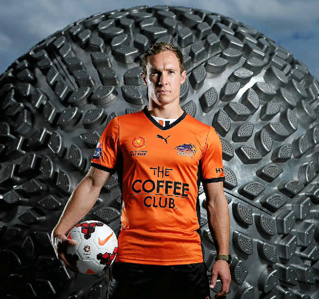 USING HIS HEAD: Roar skipper Matt Smith. USING HIS HEAD: Roar skipper Matt Smith.