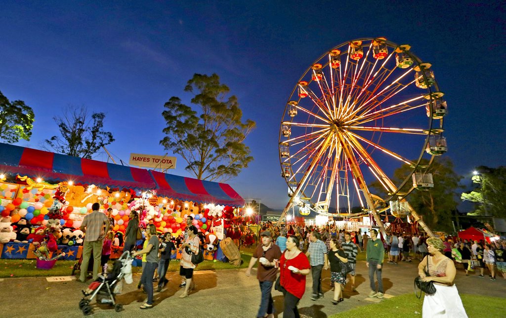 Saturday night at the Murwillumbah Show. Saturday night at the Murwillumbah Show.