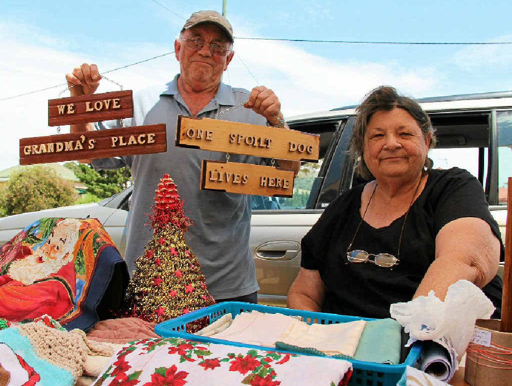 Leyburn residents Marilyn Harrigan, Mary Hamblin, Jenny Kirby, and Ron and Sandra Hass manned the QCWA barbecue at the Leyburn Village Markets at the weekend. Leyburn residents Marilyn Harrigan, Mary Hamblin, Jenny Kirby, and Ron and Sandra Hass manned the QCWA barbecue at the Leyburn Village Markets at the weekend.
