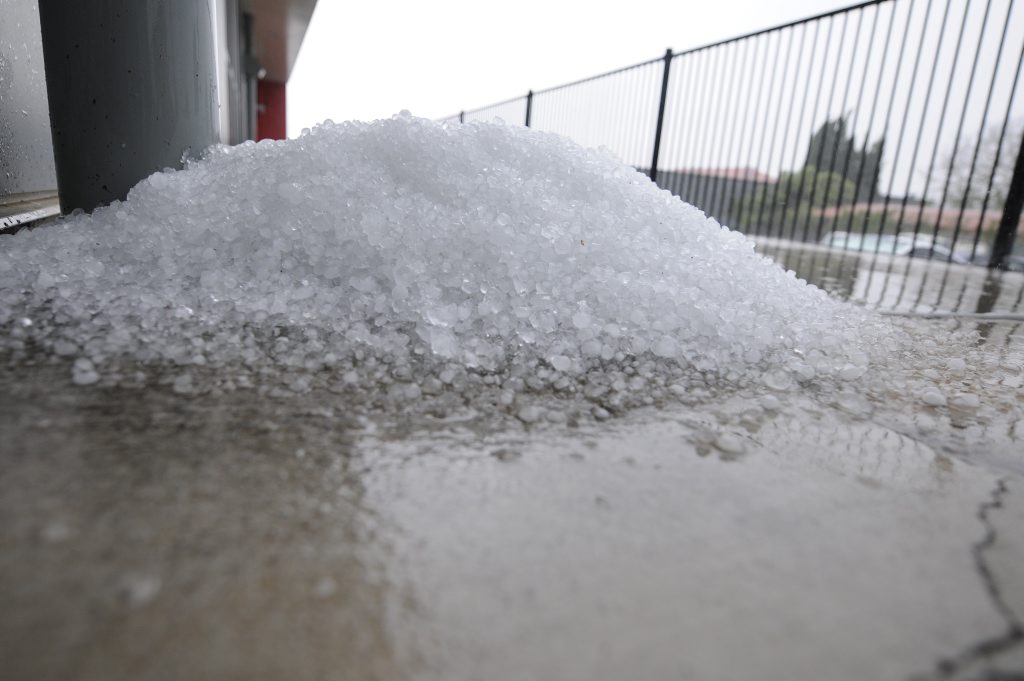 Hail storm hits city. Photo: Bev Lacey / The Chronicle Hail storm hits city. Photo: Bev Lacey / The Chronicle