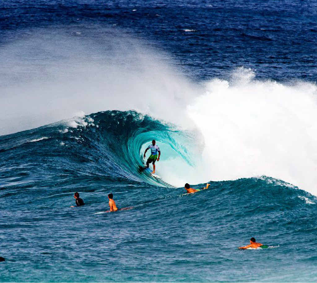HAWAII POWER: Reigning Triple Crown champion Sebastian Zietz makes it look easy as he patrols the blue room. HAWAII POWER: Reigning Triple Crown champion Sebastian Zietz makes it look easy as he patrols the blue room.