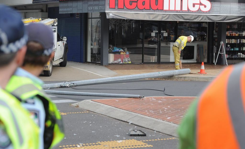 Light pole crashes to the ground at the cnr of Bideford St and the Esplanade. Light pole crashes to the ground at the cnr of Bideford St and the Esplanade.