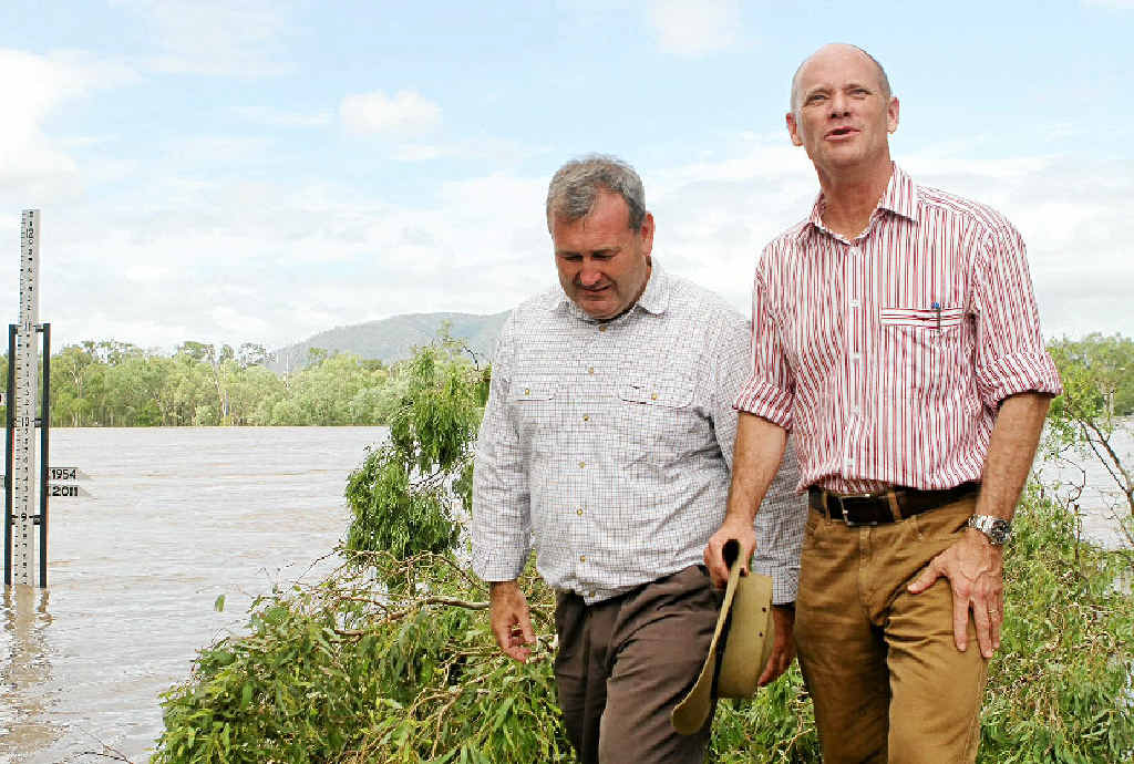 DOING THEIR LEVEL BEST: Police Minister Jack Dempsey and Campbell Newman inspect the Fitzroy River. DOING THEIR LEVEL BEST: Police Minister Jack Dempsey and Campbell Newman inspect the Fitzroy River.