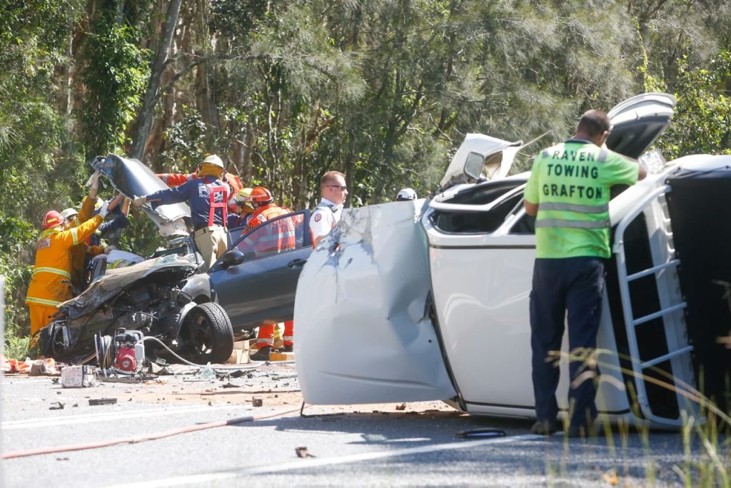 Pacific Highway reopened after twocar crash at Harwood Daily Examiner