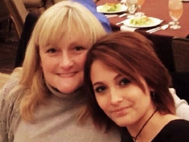 Paris Jackson posted a picture of herself with her mother, Debbie Rowe. Paris Jackson posted a picture of herself with her mother, Debbie Rowe.