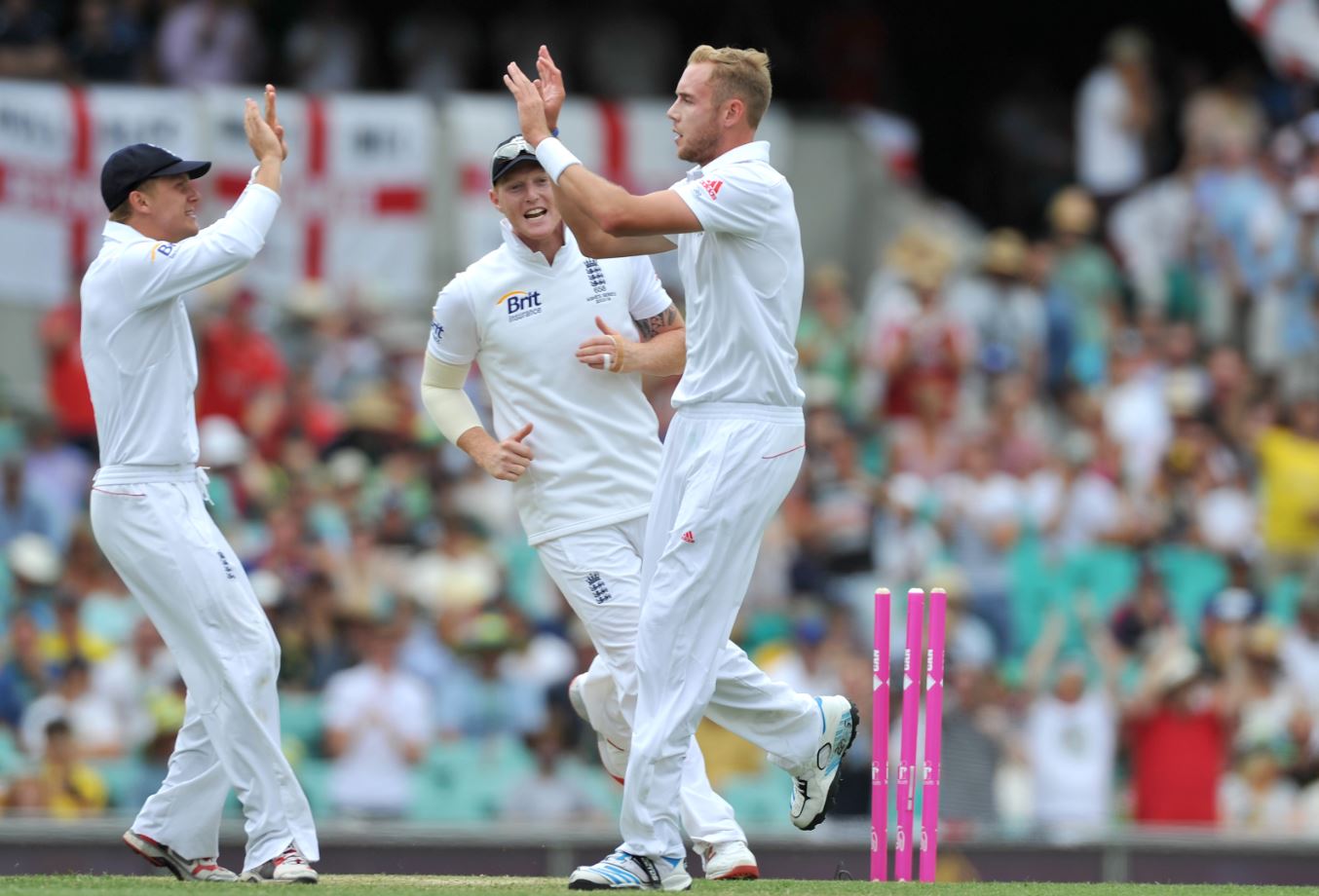 England's Stuart Broad (right) celebrtes taking the wicket of Australia's David Warner on Day 1 of the fifth Ashes Test at the SCG in Sydney, Friday, Jan. 3, 2014. England's Stuart Broad (right) celebrtes taking the wicket of Australia's David Warner on Day 1 of the fifth Ashes Test at the SCG in Sydney, Friday, Jan. 3, 2014.