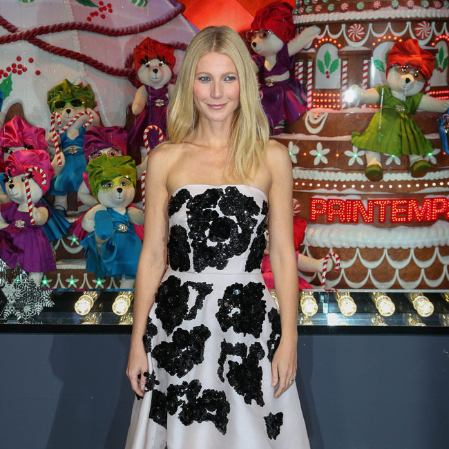 Gwyneth Paltrow would like to divorce quickly. Gwyneth Paltrow would like to divorce quickly.