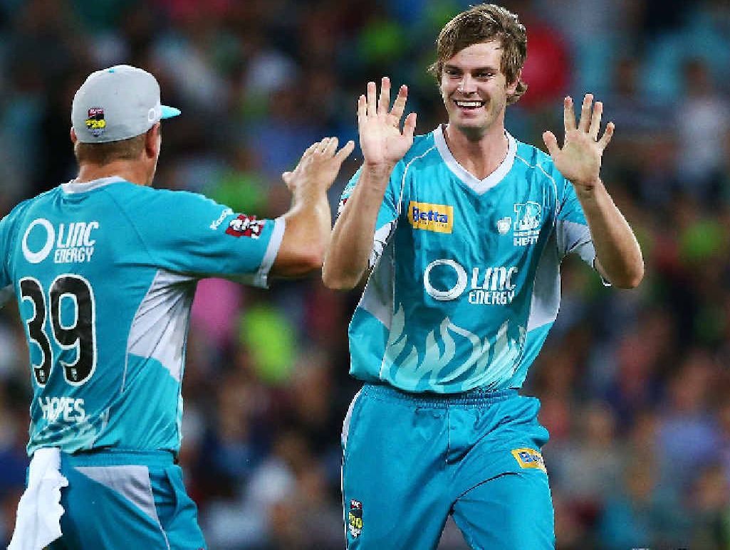 WICKET: Mark Steketee (C) of the Heat celebrates taking the wicket of Daniel Hughes of the Thunder during the Big Bash League match between Sydney Thunder and Brisbane Heat at ANZ Stadium on Wednesday. WICKET: Mark Steketee (C) of the Heat celebrates taking the wicket of Daniel Hughes of the Thunder during the Big Bash League match between Sydney Thunder and Brisbane Heat at ANZ Stadium on Wednesday.