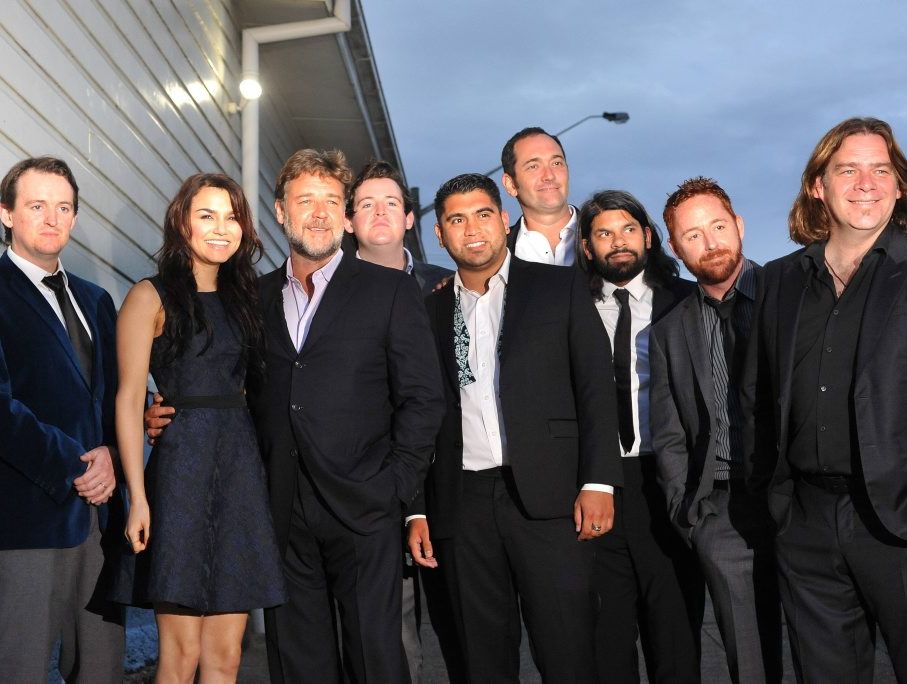 Russel Crowe, Alan Doyle at the Jetty Theatre with The Garden Party. Photo: Leigh Jensen/ The Coffs Coast Advocate
