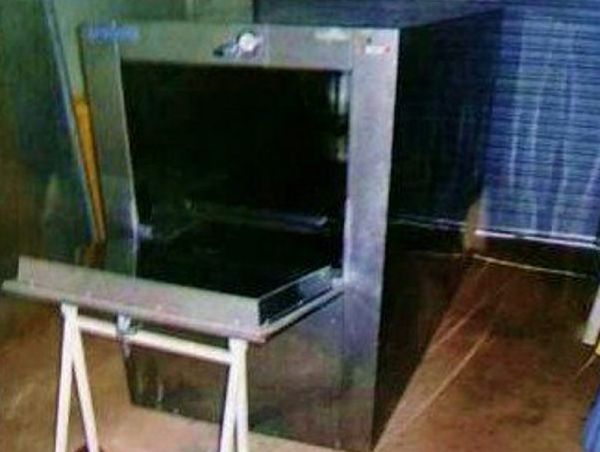 HEALTH BLUNDER: Health Minister Lawrence Springborg has apologised to Tara residents after a morgue fridge from the town's hospital was listed for sale on a community noticeboard on the main street. HEALTH BLUNDER: Health Minister Lawrence Springborg has apologised to Tara residents after a morgue fridge from the town's hospital was listed for sale on a community noticeboard on the main street.