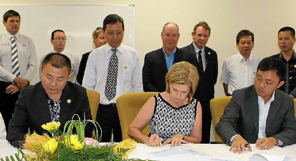 CAEAI president Raymond Wang, Whitsunday Mayor Jennifer Whitney and Esteem Capital director Jason Ji at the signing ceremony. CAEAI president Raymond Wang, Whitsunday Mayor Jennifer Whitney and Esteem Capital director Jason Ji at the signing ceremony.