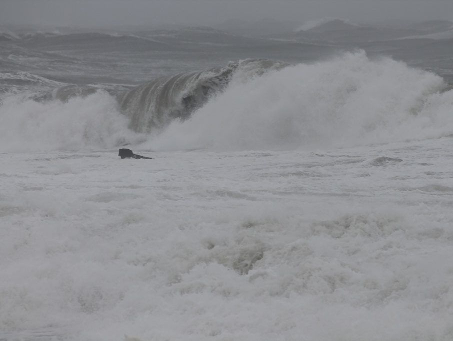 A severe weather warning has been issued for abnormally high tides.