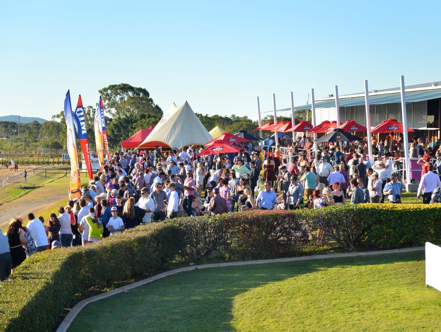 Crowd at Ferguson Park for a Gladstone Turf Club race day. Crowd at Ferguson Park for a Gladstone Turf Club race day.