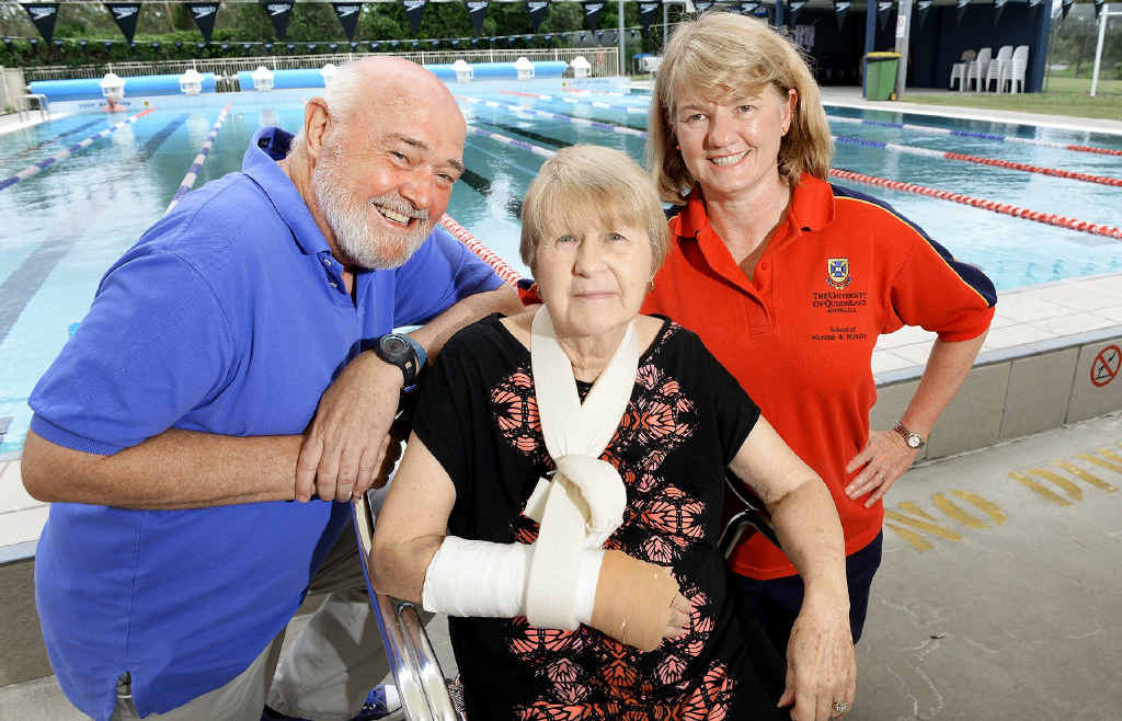 GOING IN: Ipswich Hospital Foundation’s Tom Yates and Christine Neville from UQ’s School of Nursing and Midwifery introduce Betty Byers to the Watermemories Swimming Club. GOING IN: Ipswich Hospital Foundation’s Tom Yates and Christine Neville from UQ’s School of Nursing and Midwifery introduce Betty Byers to the Watermemories Swimming Club.